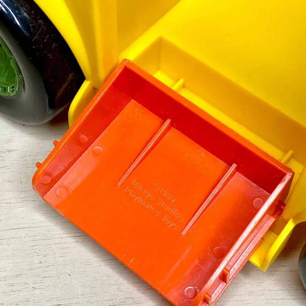 Vintage Teenage Mutant Ninja Turtles Party Wagon Van 1988 playmates - Picture 16 of 16